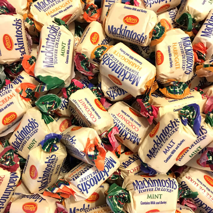 Mackintosh’s Toffee De Luxe 800g - Tom's Confectionery Warehouse