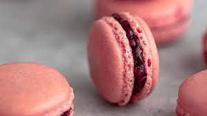 FREE RASPBERRY MACARONS